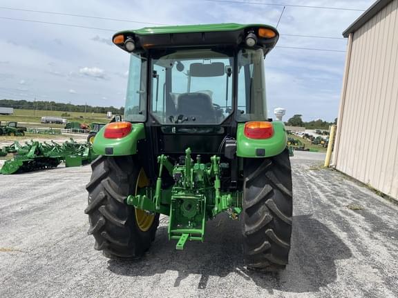 Image of John Deere 5075E equipment image 3