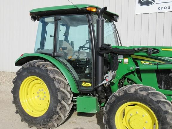 Image of John Deere 5075E equipment image 4