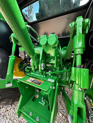 Image of John Deere 5075E equipment image 2