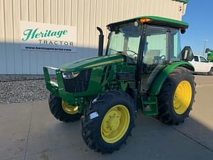 Main image John Deere 5075E 1