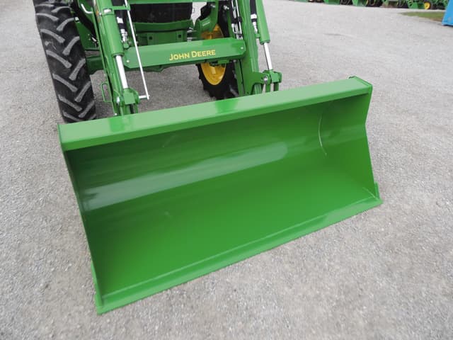 Image of John Deere 5075E equipment image 4