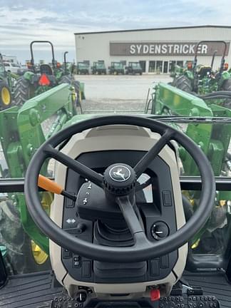 Image of John Deere 5075E equipment image 1