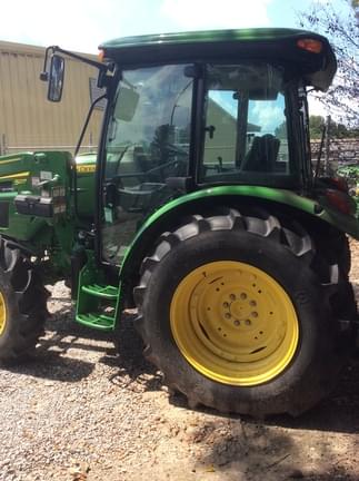 Image of John Deere 5075E equipment image 4