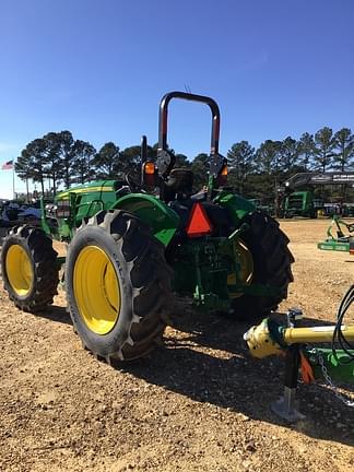 Image of John Deere 5075E equipment image 4