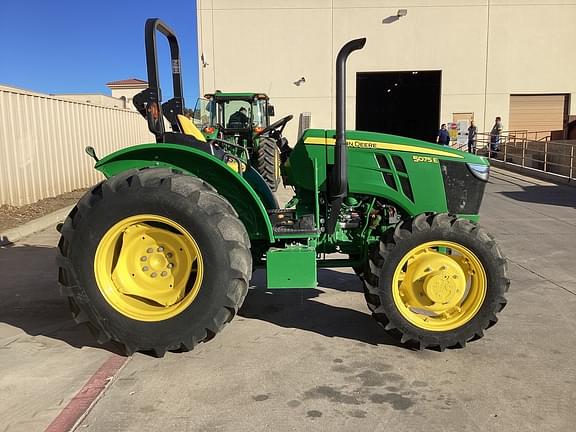 Image of John Deere 5075E equipment image 1