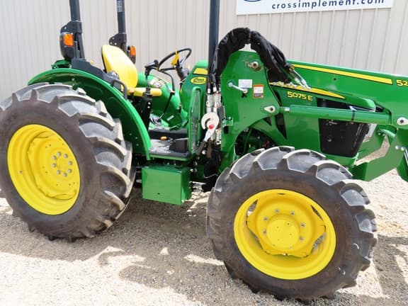 Image of John Deere 5075E equipment image 4