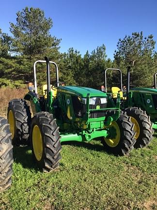 Image of John Deere 5075E equipment image 3