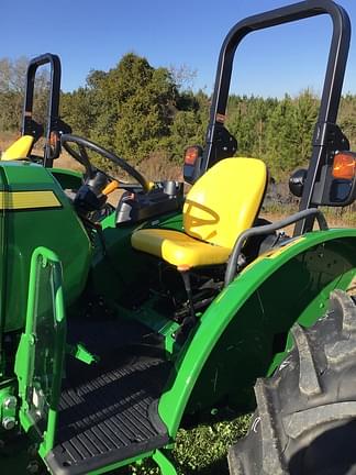 Image of John Deere 5075E equipment image 1