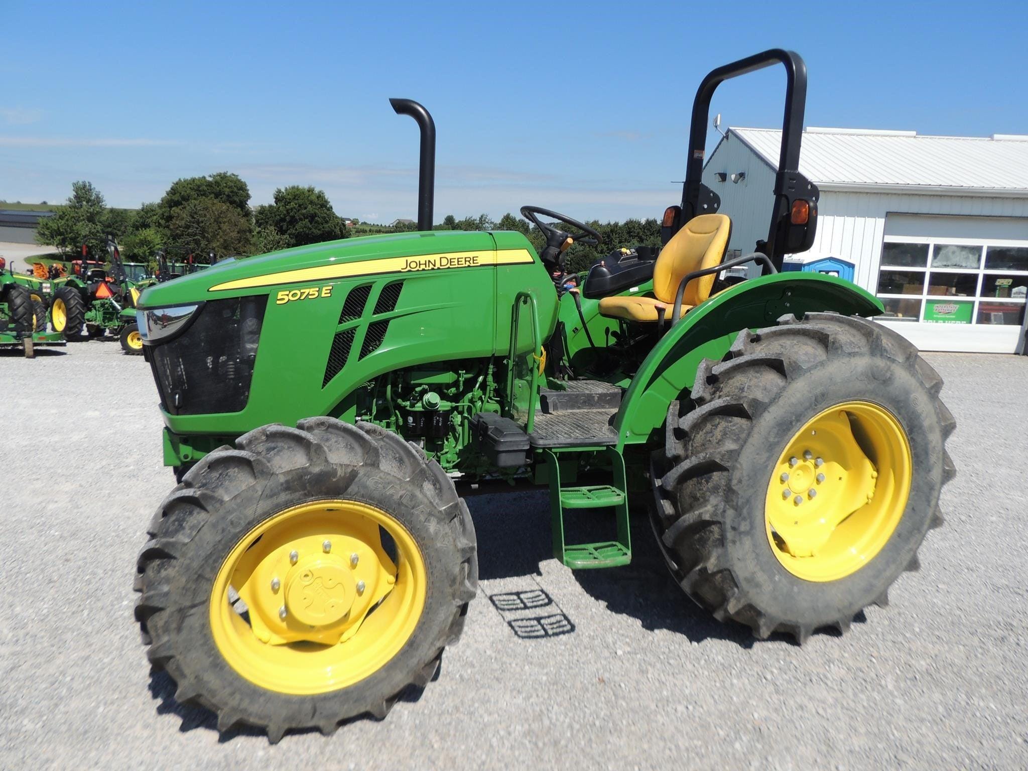 2024 John Deere 5075E Equipment Image0