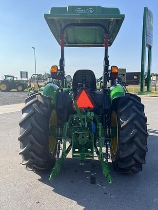 Image of John Deere 5075E equipment image 4