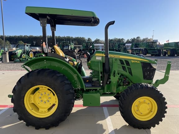 Image of John Deere 5075E equipment image 2