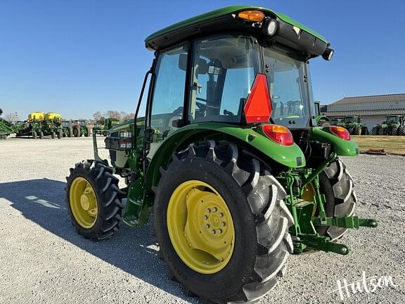 Image of John Deere 5075E equipment image 3