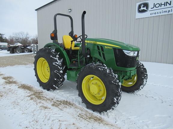 Image of John Deere 5075E equipment image 4