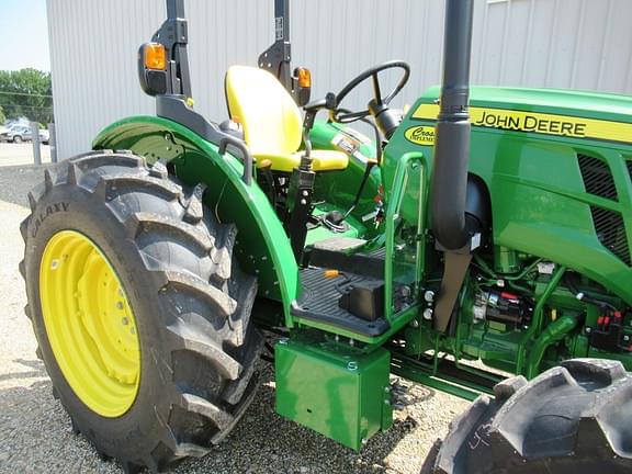 Image of John Deere 5075E equipment image 2