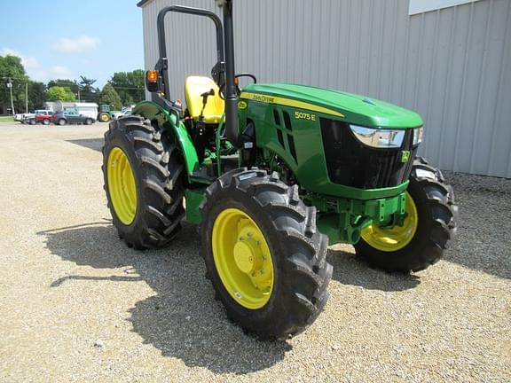 Image of John Deere 5075E equipment image 1