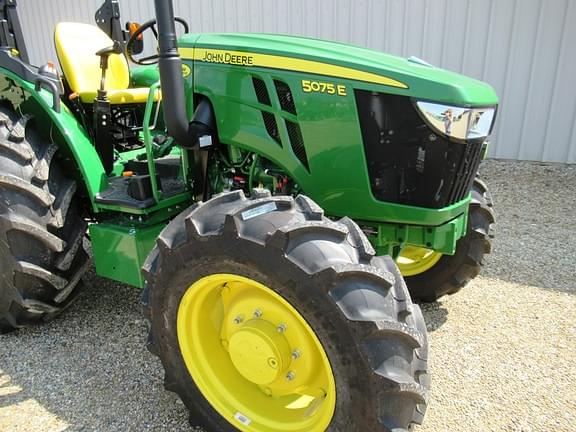 Image of John Deere 5075E equipment image 3