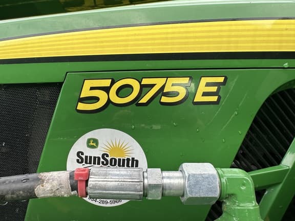 Image of John Deere 5075E equipment image 1