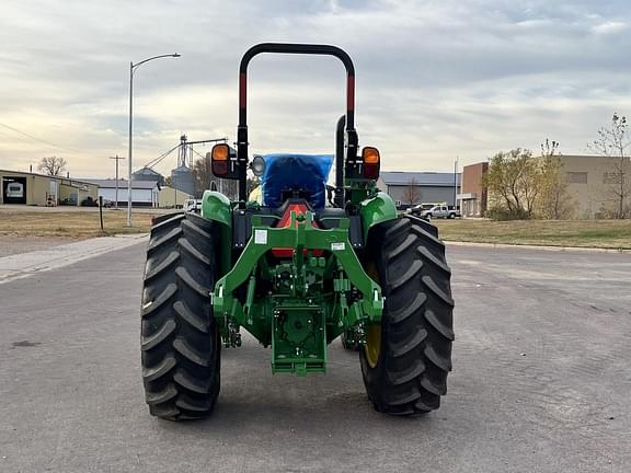 Image of John Deere 5075E equipment image 4