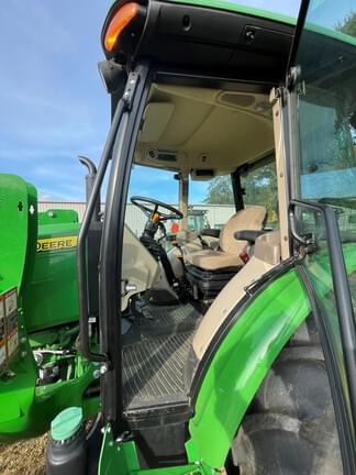 Image of John Deere 5075E equipment image 2