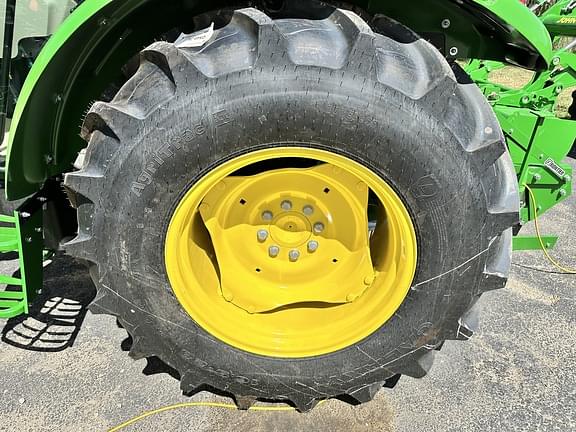 Image of John Deere 5075E equipment image 2