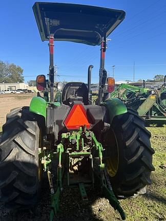 Image of John Deere 5075E equipment image 3