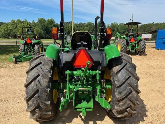 Image of John Deere 5075E equipment image 4
