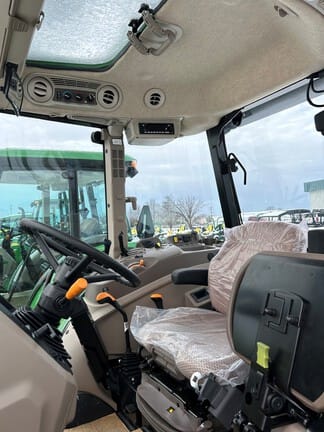 Main image John Deere 5075E