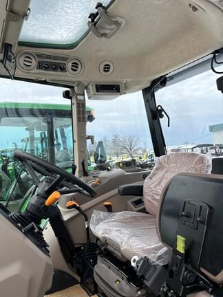 Main image John Deere 5075E