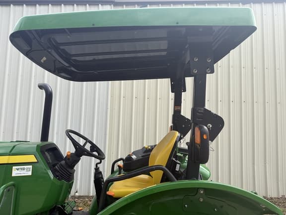 Image of John Deere 5075E equipment image 4