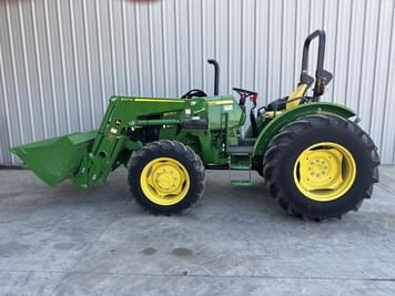 Main image John Deere 5075E