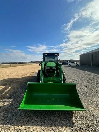 Image of John Deere 5075E equipment image 3