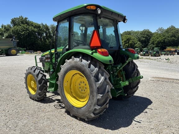 Image of John Deere 5075E equipment image 2