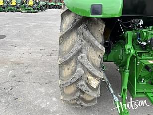 Main image John Deere 5075E 9