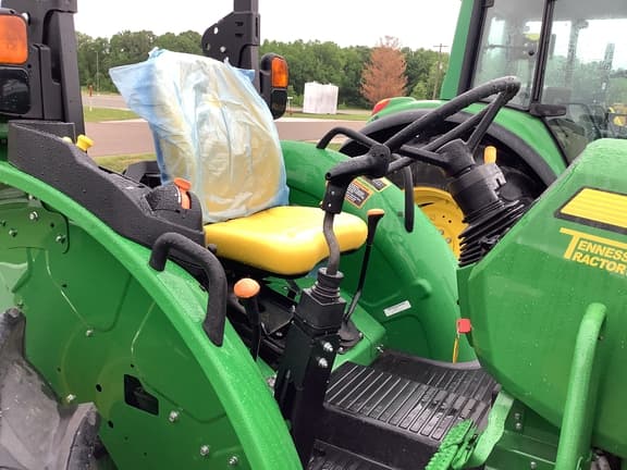 Image of John Deere 5075E equipment image 2
