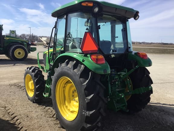 Image of John Deere 5075E equipment image 3
