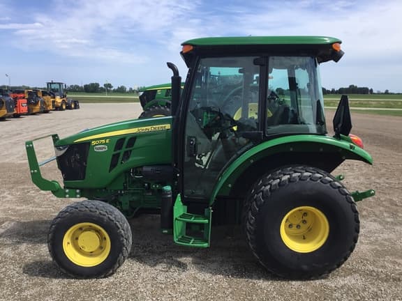 Image of John Deere 5075E equipment image 2