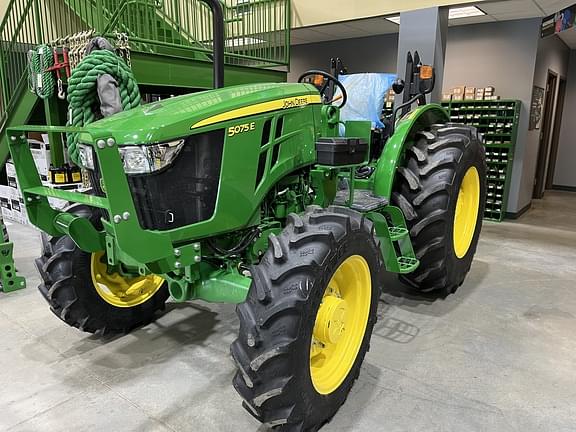 Image of John Deere 5075E equipment image 3