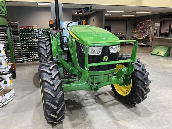 Image of John Deere 5075E equipment image 1