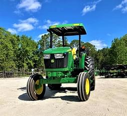 Main image John Deere 5075E 1