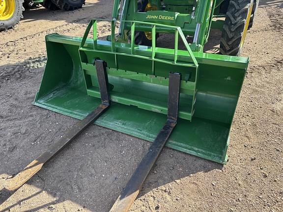 Image of John Deere 5075E equipment image 4