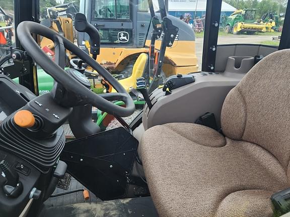 Image of John Deere 5075E equipment image 4