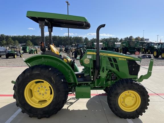 Image of John Deere 5075E equipment image 1