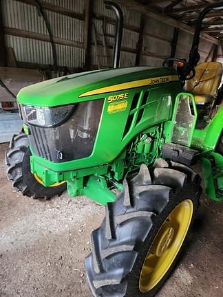 Image of John Deere 5075E equipment image 2