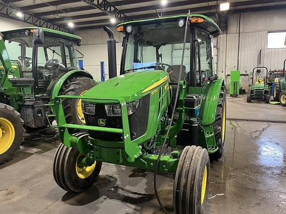 Image of John Deere 5075E equipment image 2