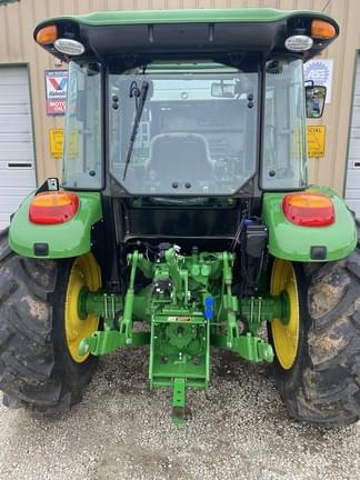 Image of John Deere 5075E equipment image 4