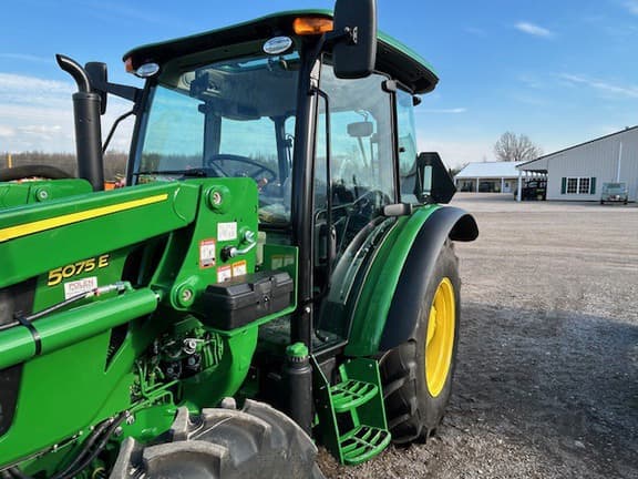 Image of John Deere 5075E equipment image 2