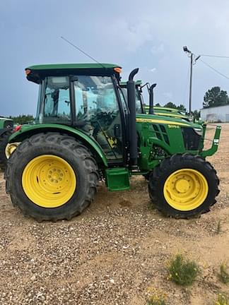 Image of John Deere 5075E equipment image 1