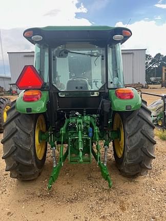 Image of John Deere 5075E equipment image 4