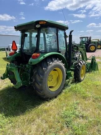 Image of John Deere 5075E equipment image 4