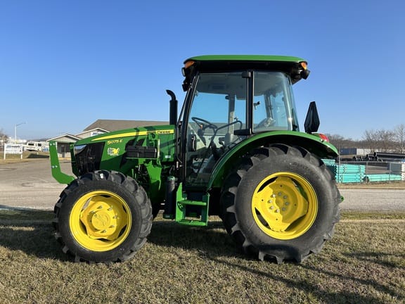 Main image John Deere 5075E